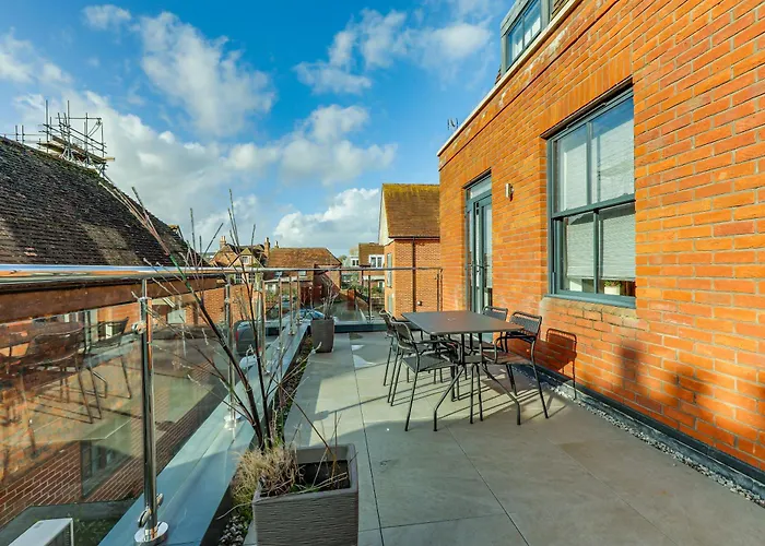Exceptionally Spacious Central Canterbury Home