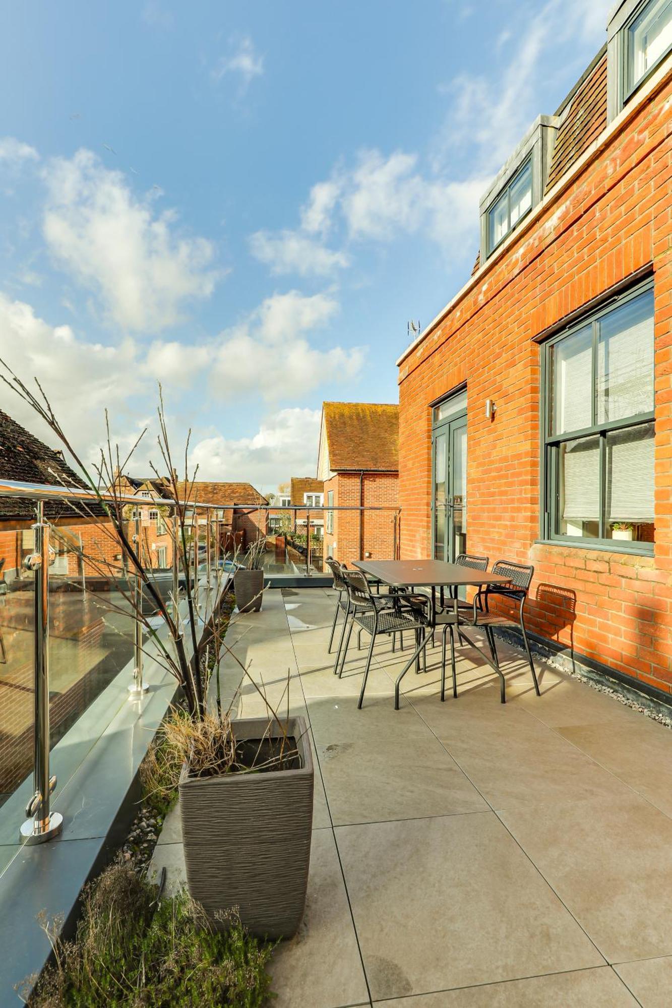 Exceptionally Spacious * Canterbury