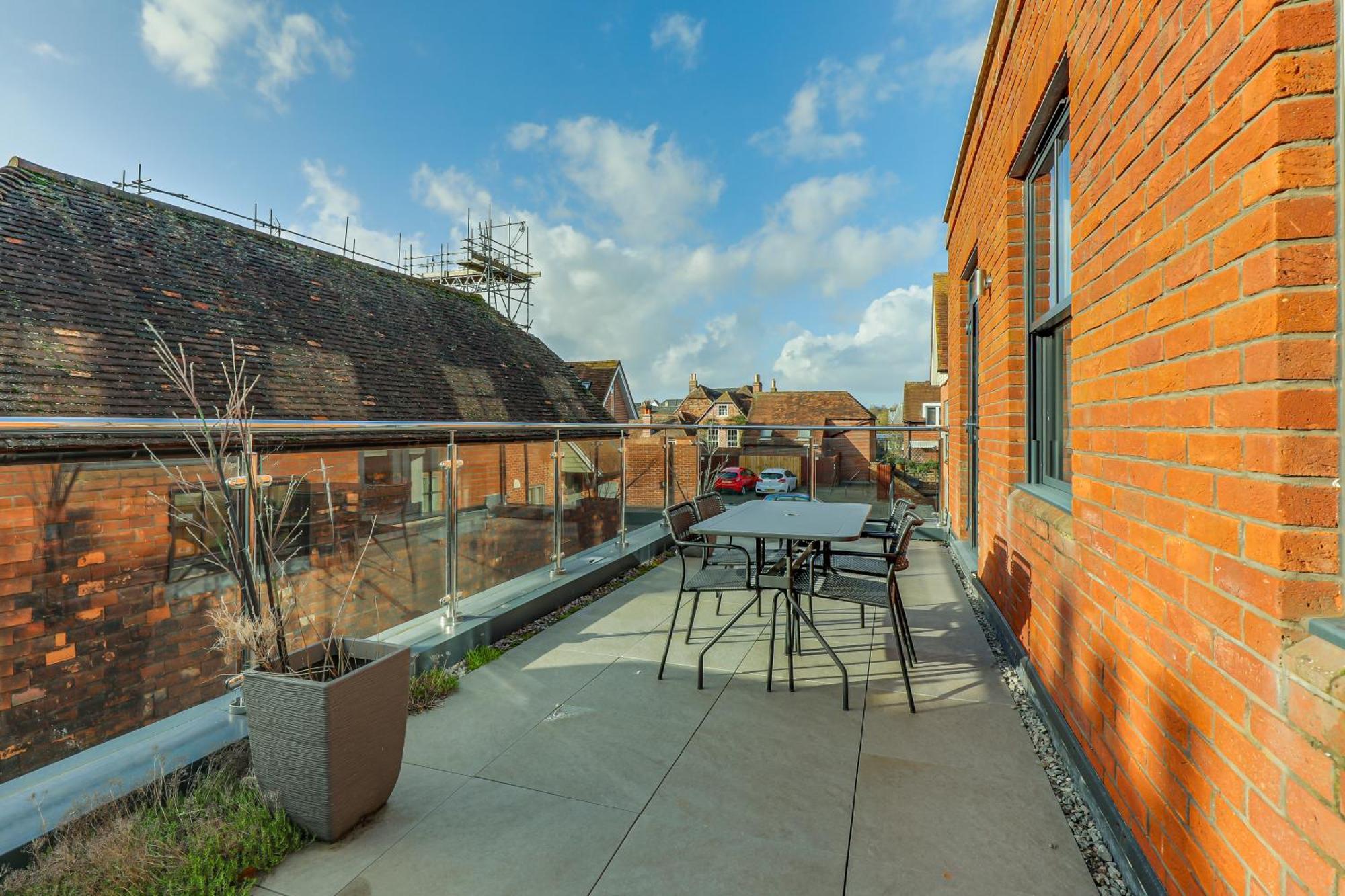 Apartment Exceptionally Spacious
