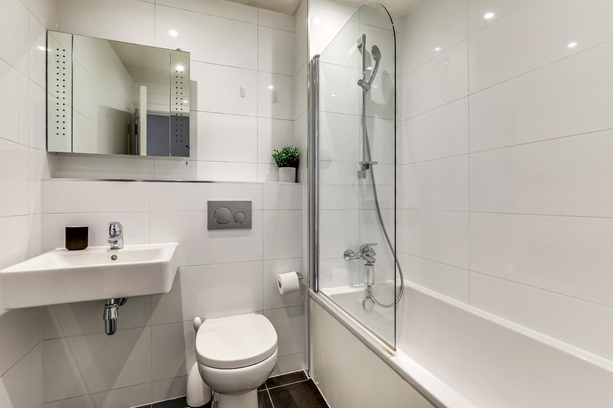 Exceptionally Spacious Apartment Canterbury